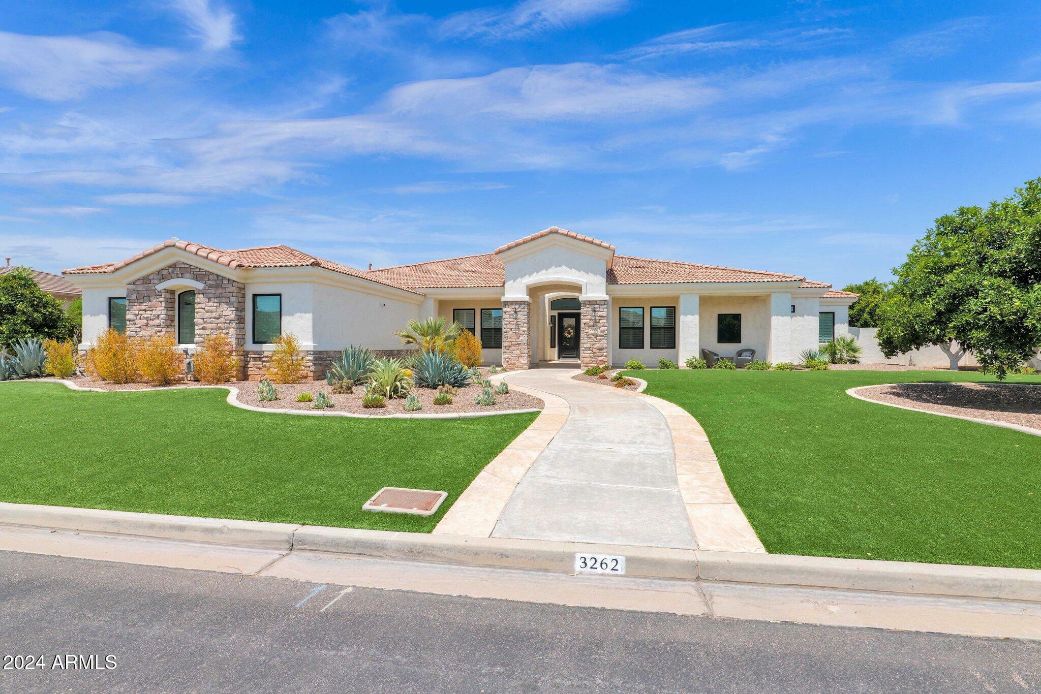 Property Photo: 3262 E Inglewood Circle AZ 85213
