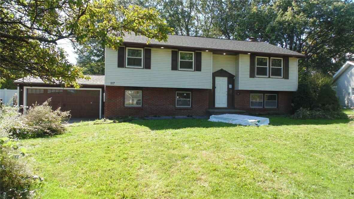 Property Photo:  117 Ledgewood Drive  NY 14615 