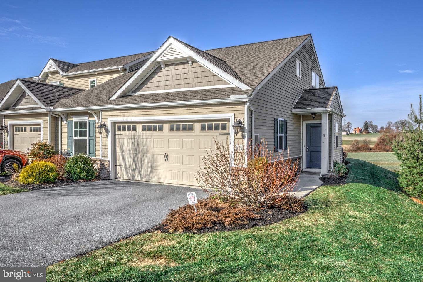 Property Photo:  413 Pratt Circle  PA 17584 