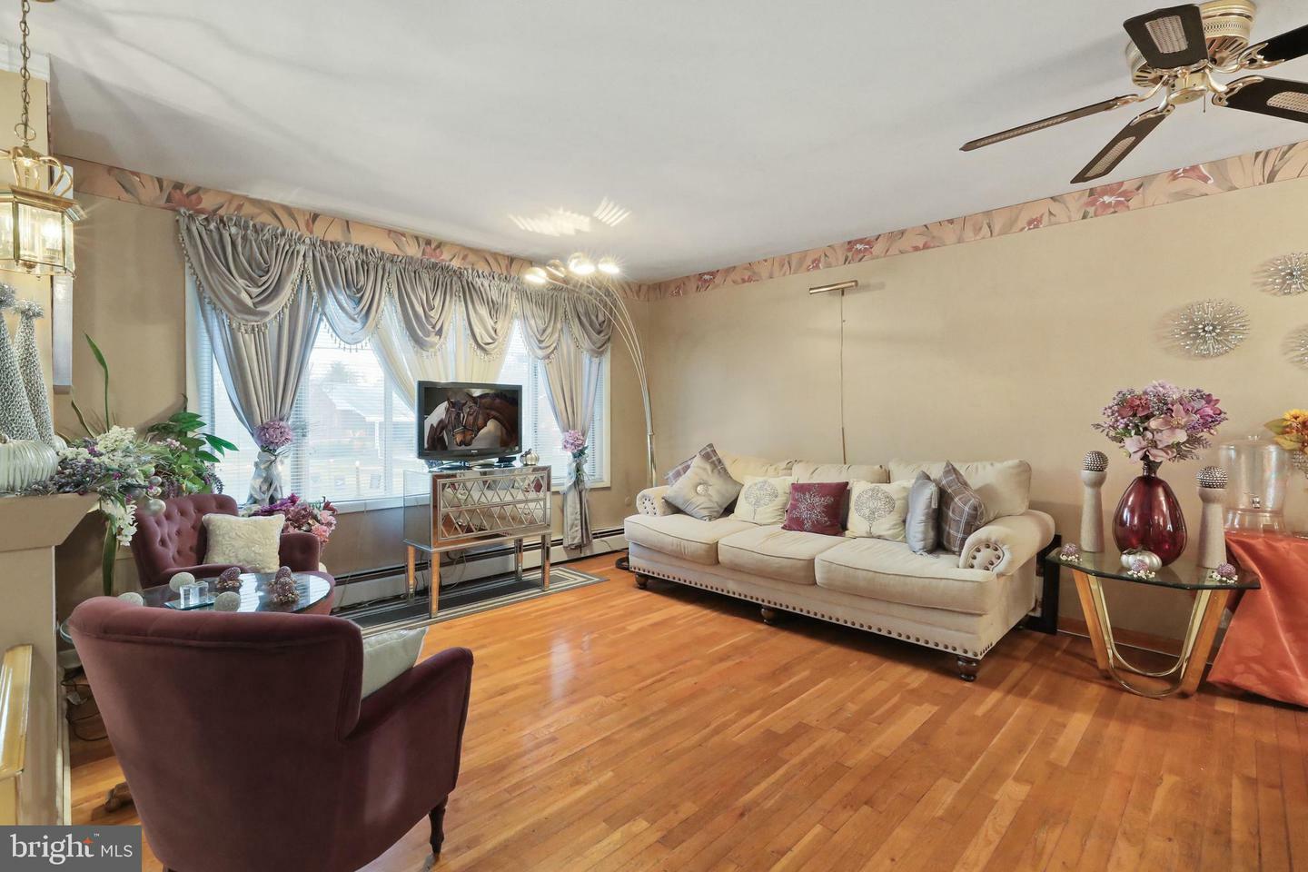 Property Photo:  79 Oregon Avenue  NJ 08638 