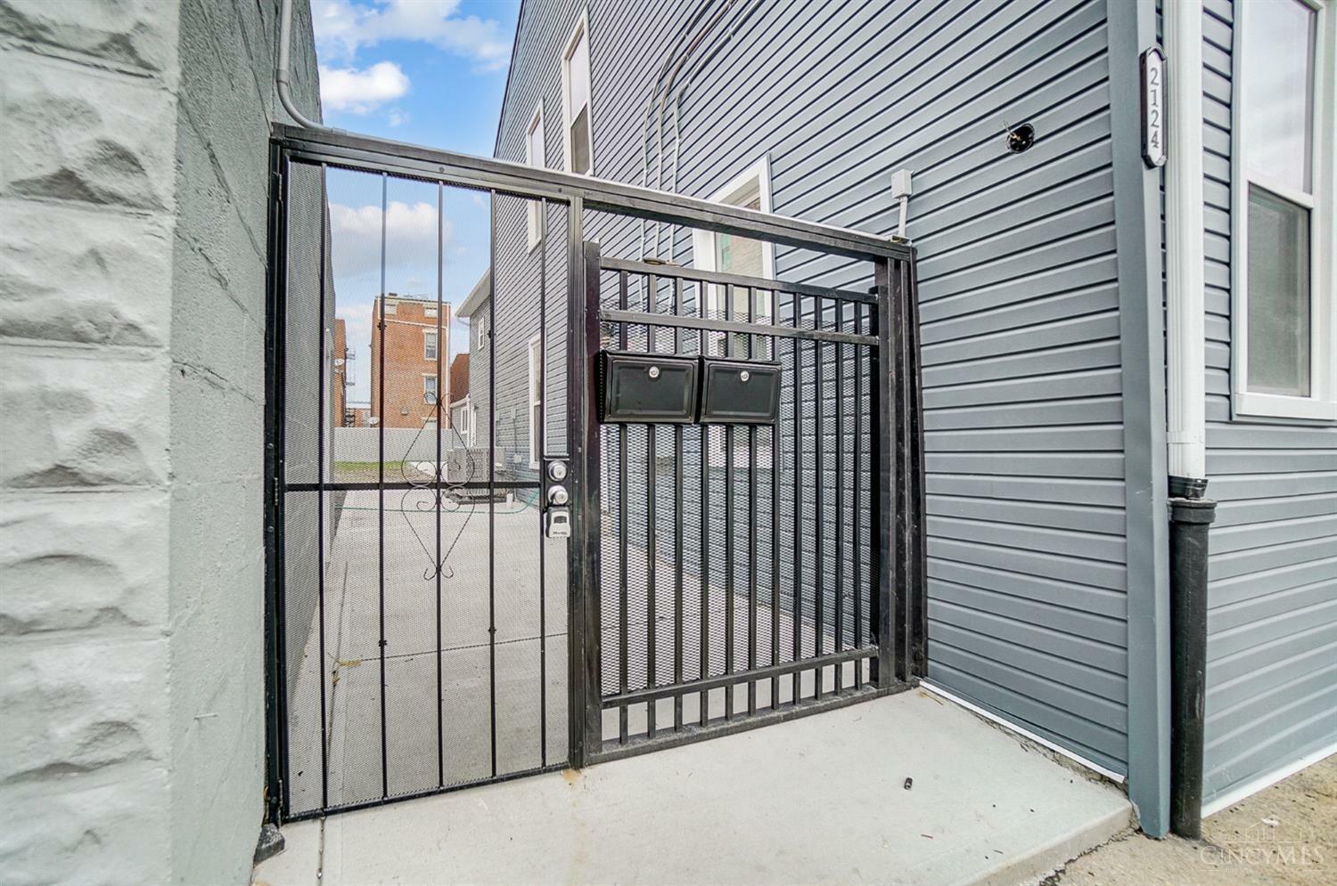 Property Photo:  2124 St Michael Street  OH 45204 