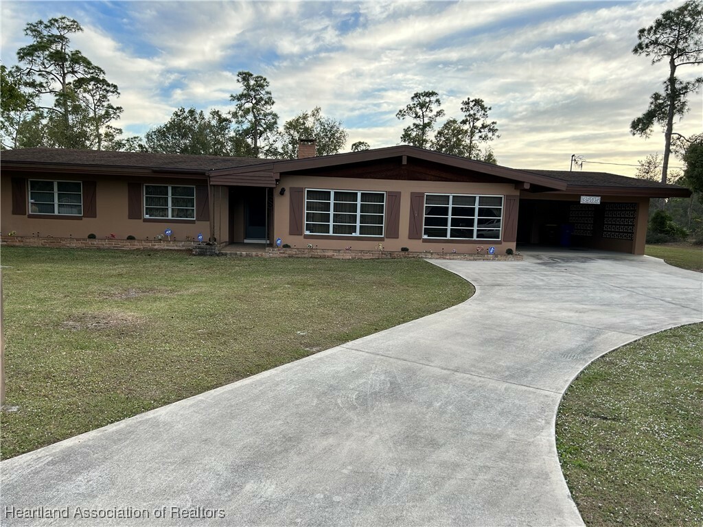 Property Photo:  3505 Golfview Road  FL 33875 