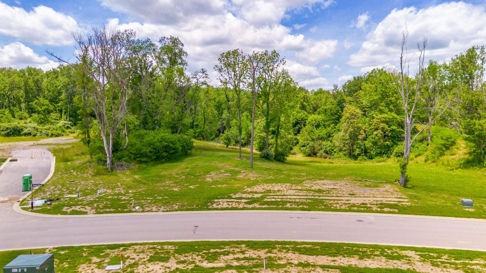 Property Photo:  1583 Victoria Woods Drive  IN 47601 