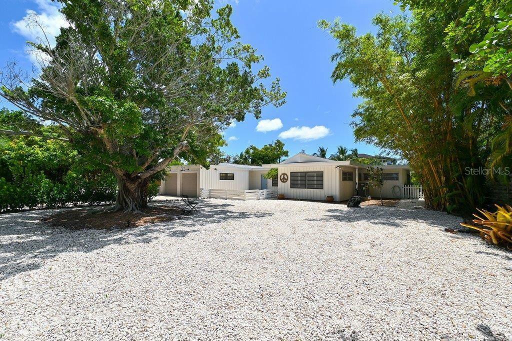 Property Photo:  530 Freeling Drive  FL 34242 