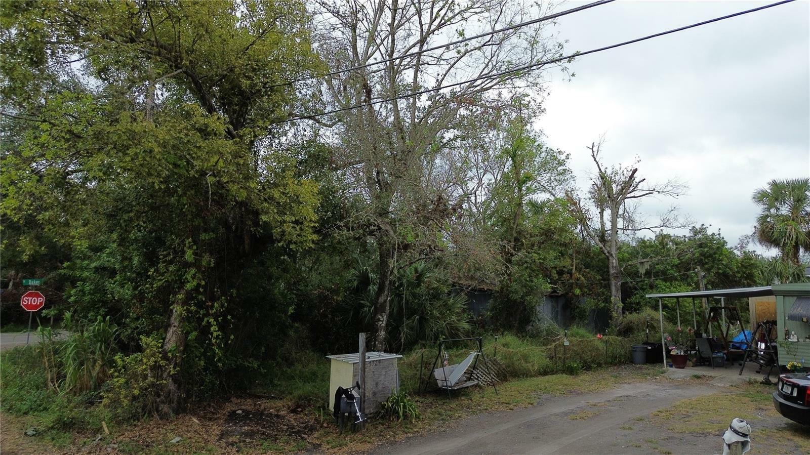 Property Photo:  1527 SE Baker Street  FL 34266 