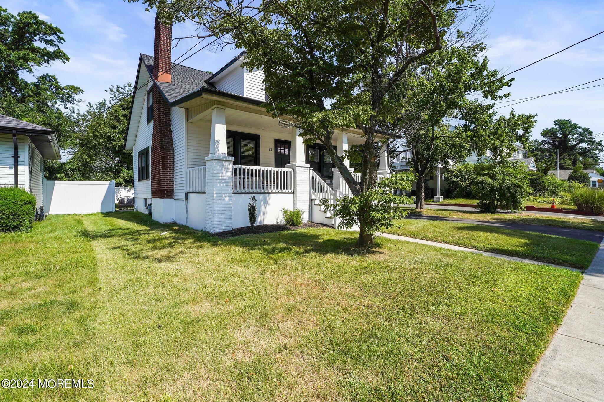 Property Photo:  51 E End Avenue  NJ 07753 