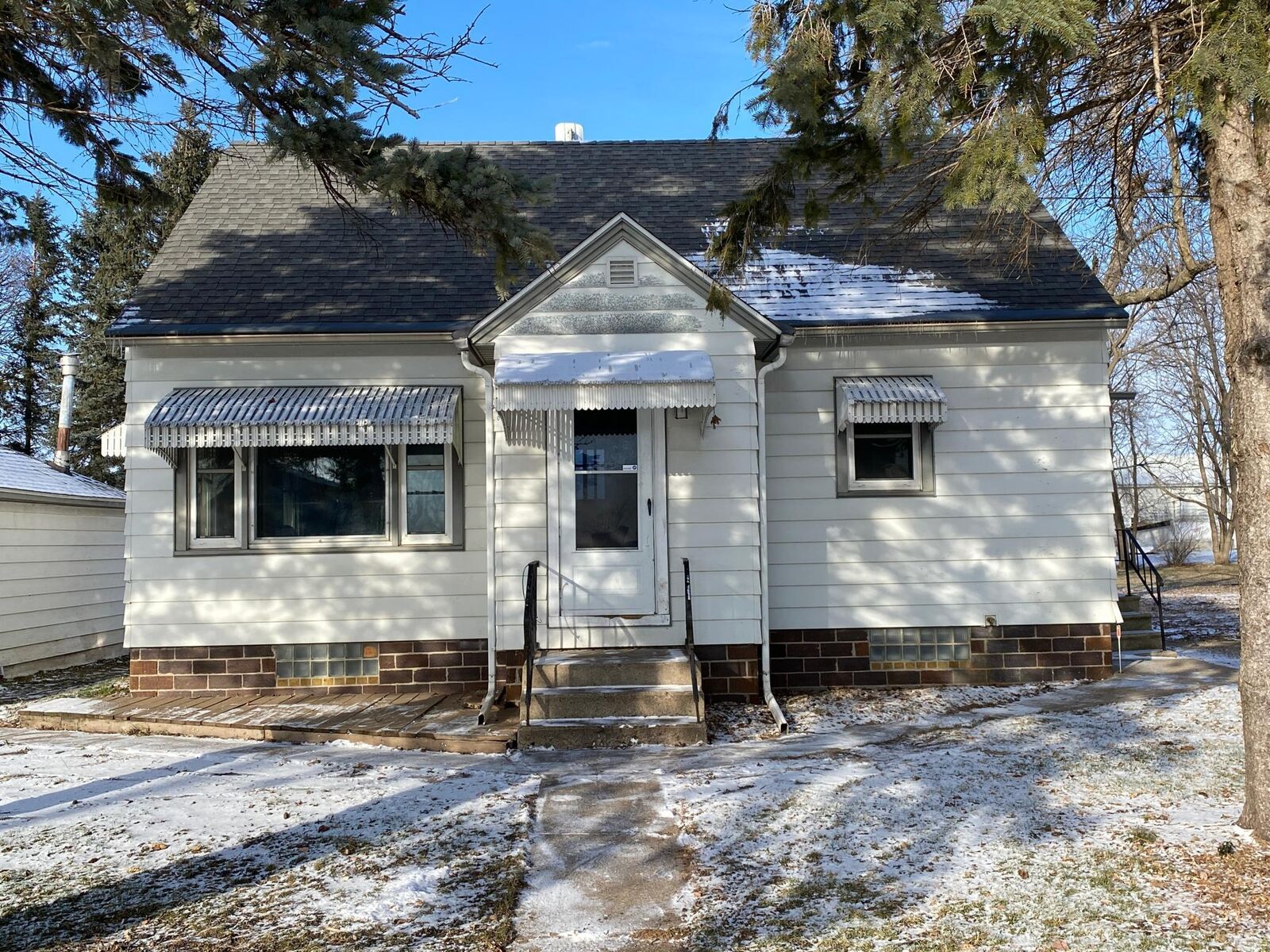Property Photo: 106 1st Avenue MN 56036