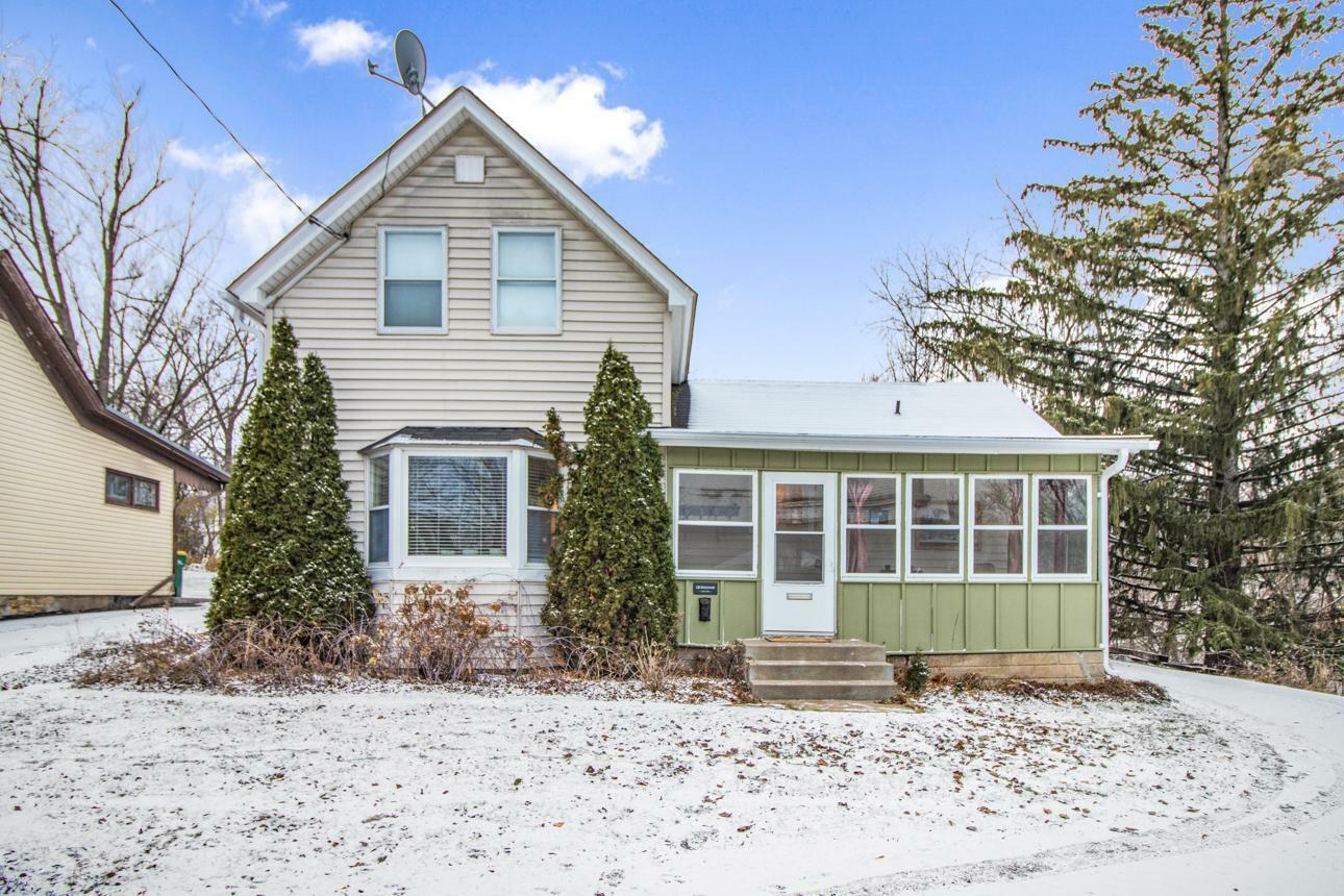 Property Photo:  128 Holcombe Street S  MN 55082 