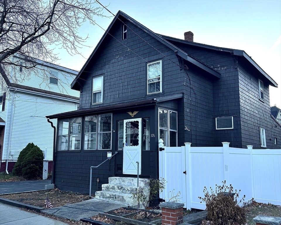 Property Photo:  176 Linden Ave  MA 02148 