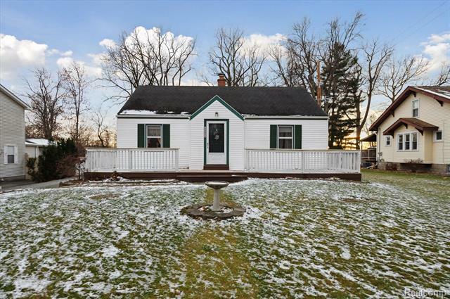 Property Photo: 24053 Huron River Drive MI 48173