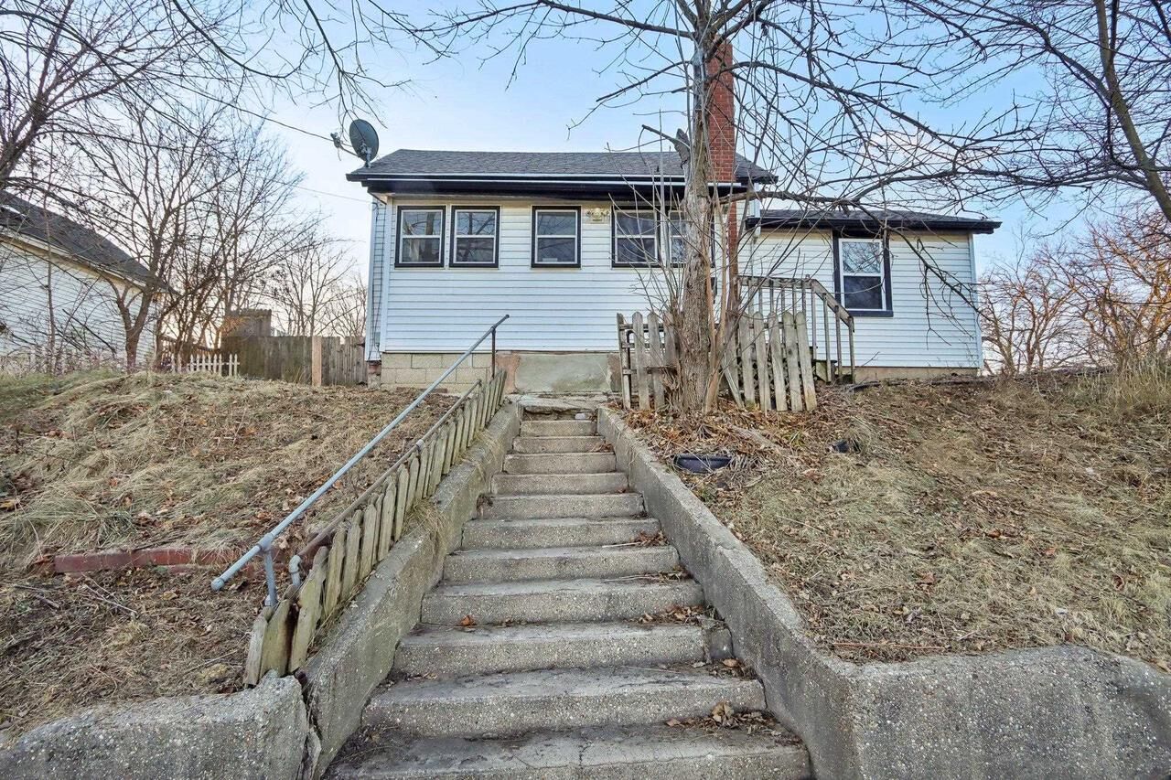 Property Photo: 208 South Pearl Street WI 53545