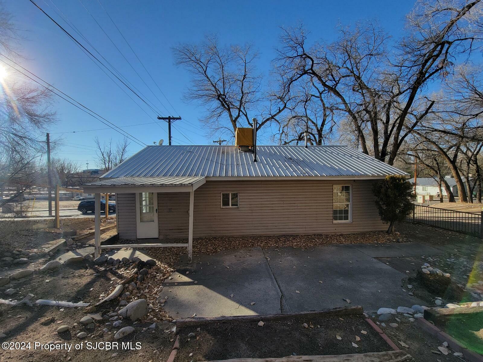 Property Photo:  1010 N Auburn Avenue  NM 87401 