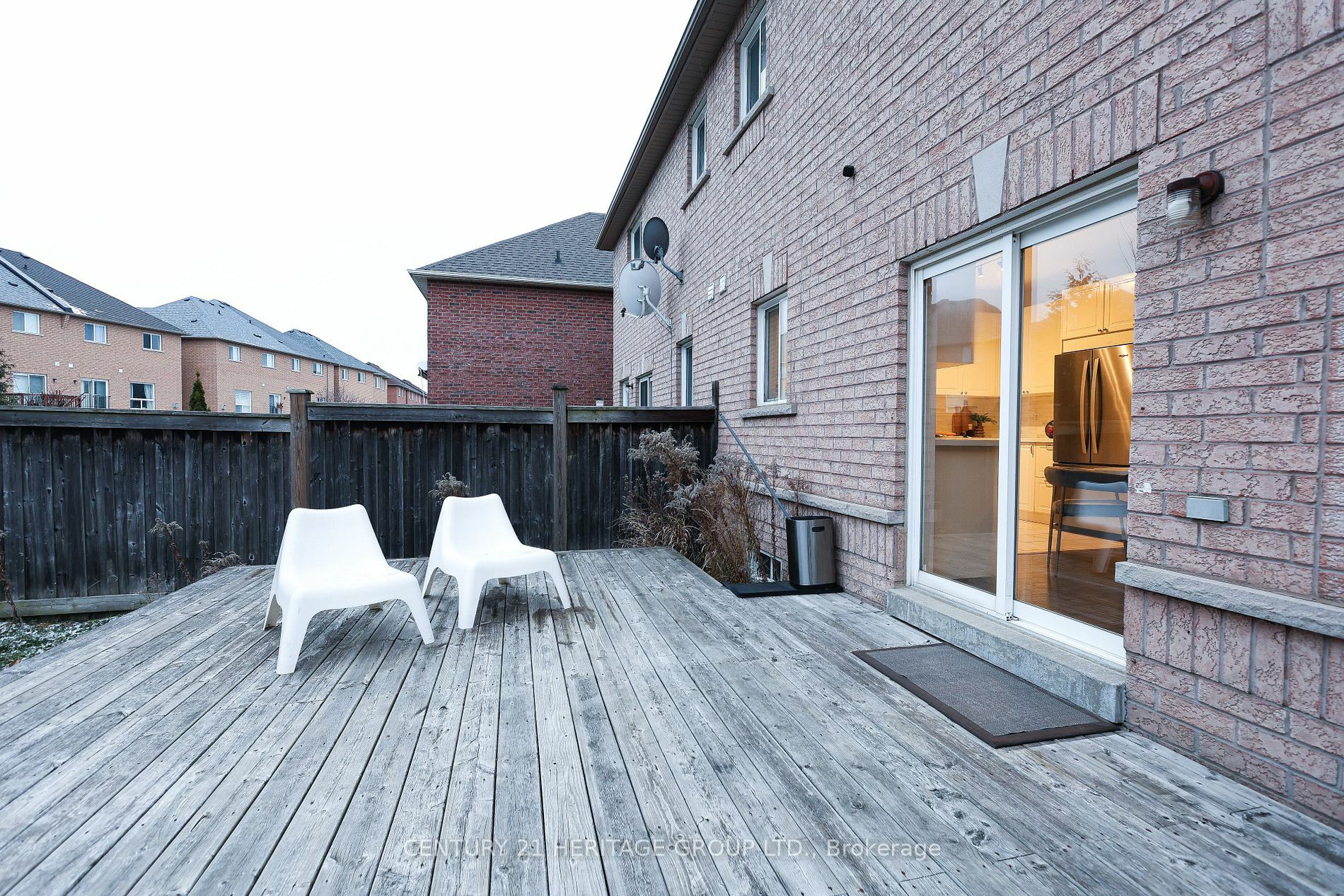 Property Photo:  71 Dovetail Dr  ON L4E 5A7 