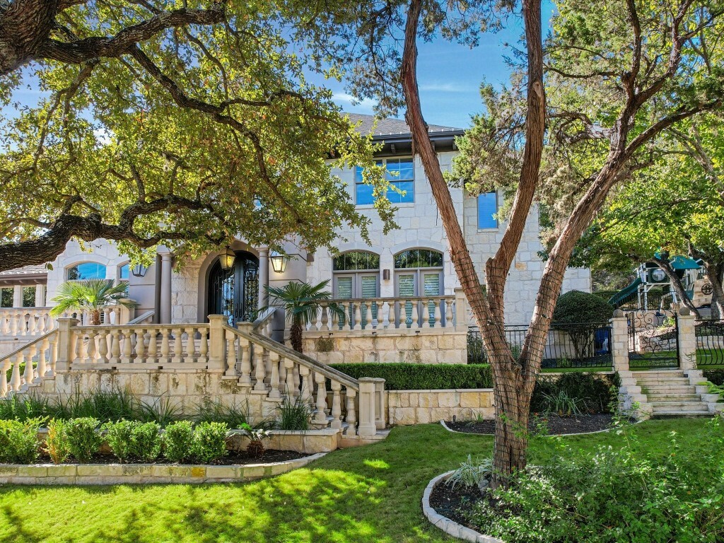 Property Photo: 3001 Pescadero Cove TX 78746