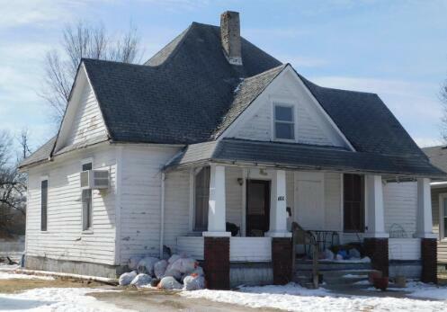 Property Photo:  406 Franklin Ave  MO 65270 