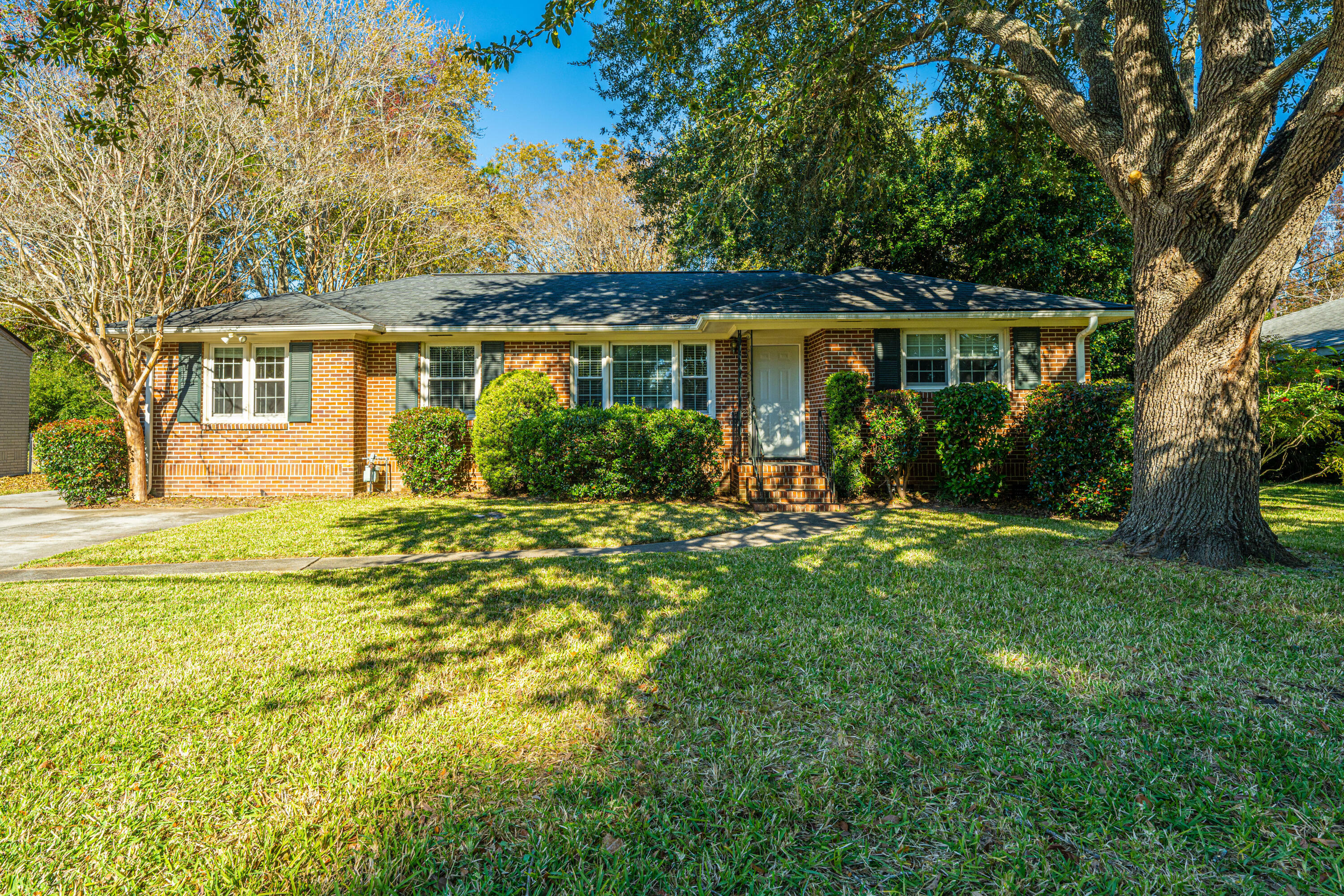 Property Photo:  434 Rotherwood Drive  SC 29407 