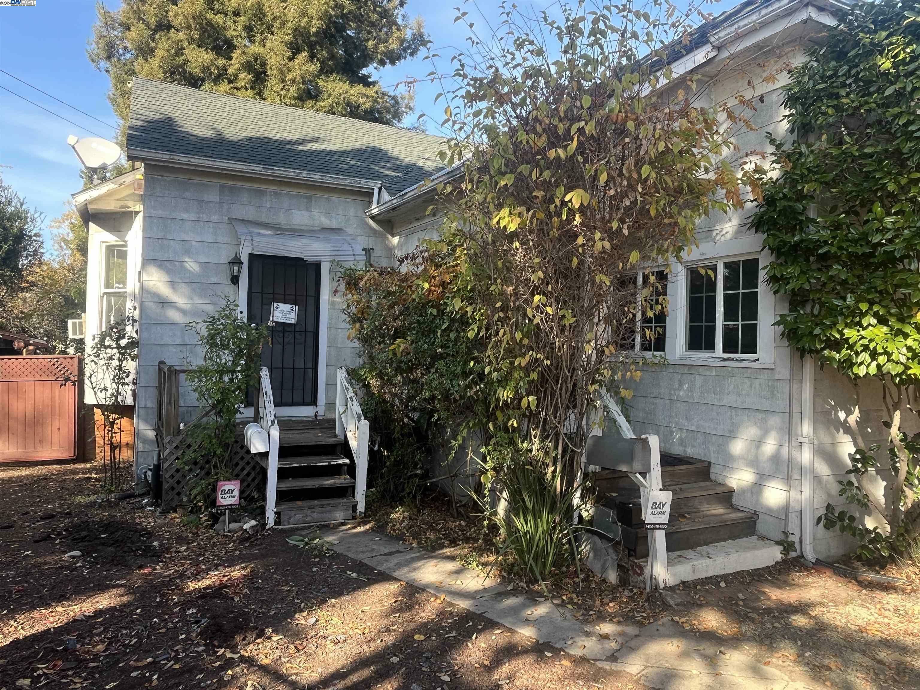 Property Photo:  3521 Laguna Ave  CA 94602 