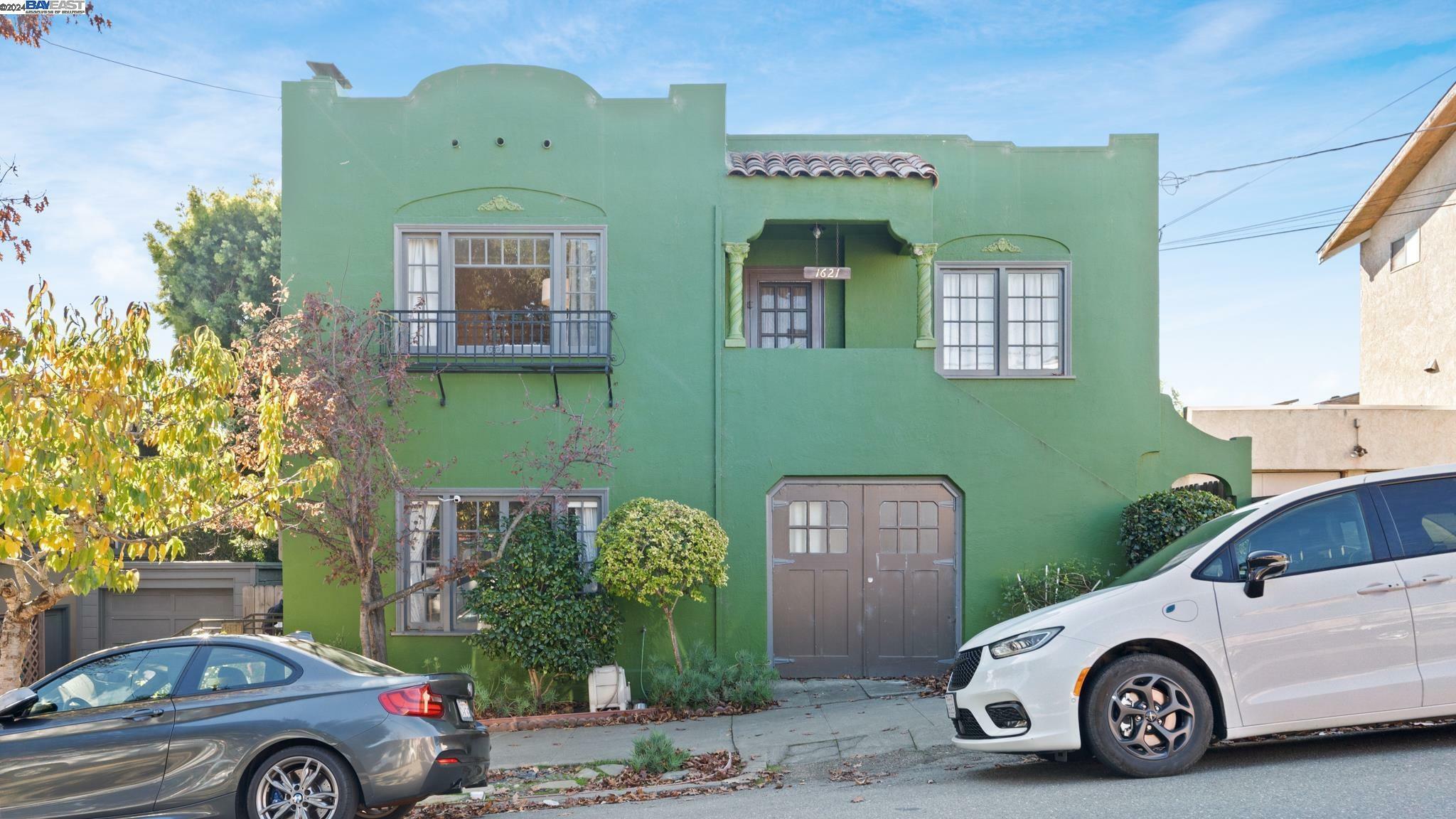 Property Photo:  1621 E 38th St  CA 94602 