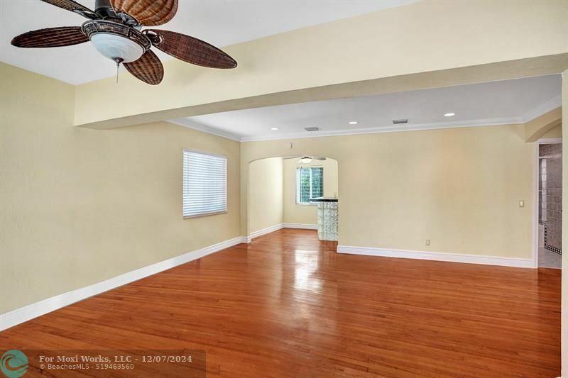 Property Photo:  1340 NE 16th Ave  FL 33304 