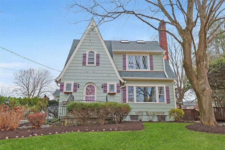 35 Livingston Avenue  Valhalla NY 10595 photo