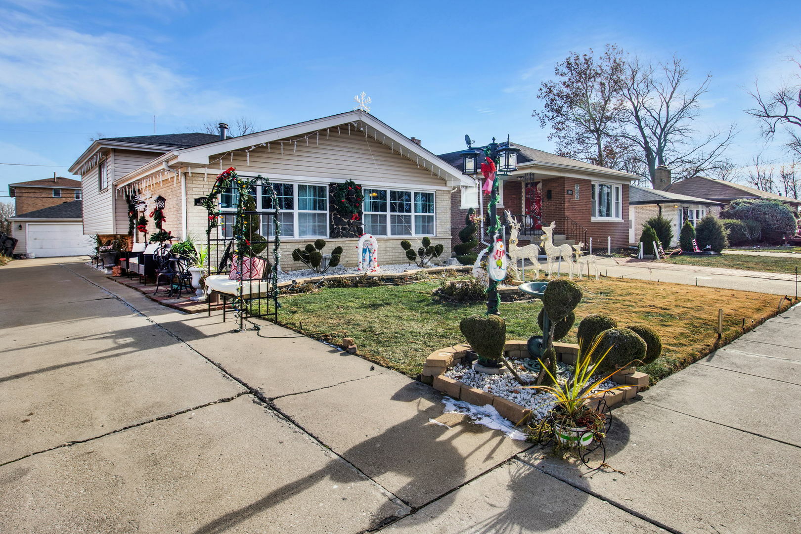 Property Photo:  14241 S Marquette Avenue  IL 60633 