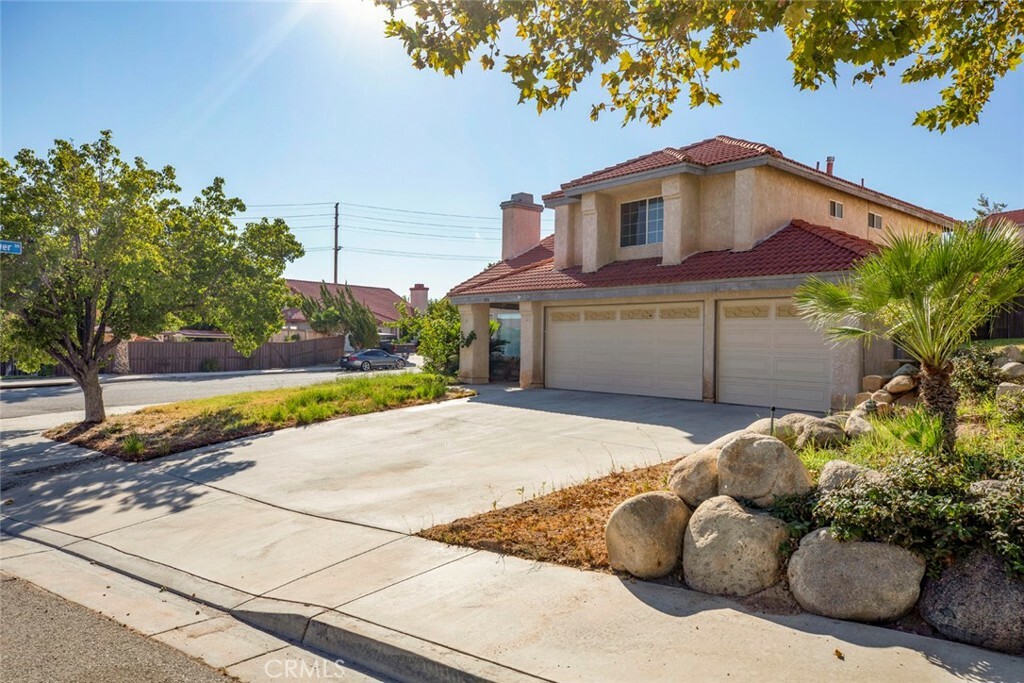 Property Photo:  1036 Date Palm Drive  CA 93551 