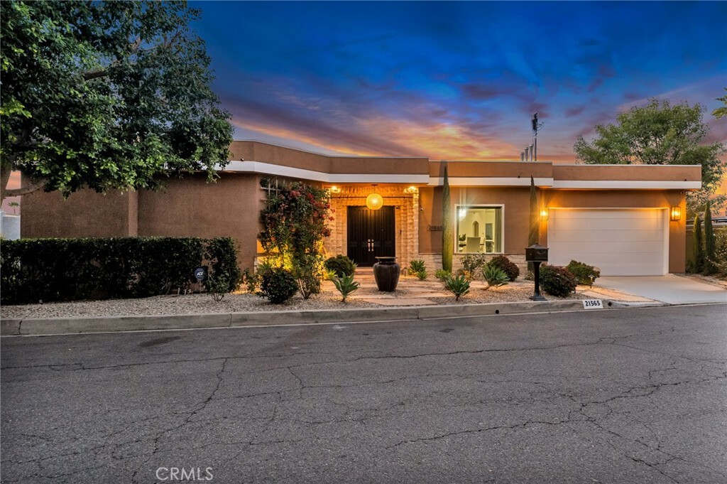 Property Photo:  21565 Arcos Drive  CA 91364 