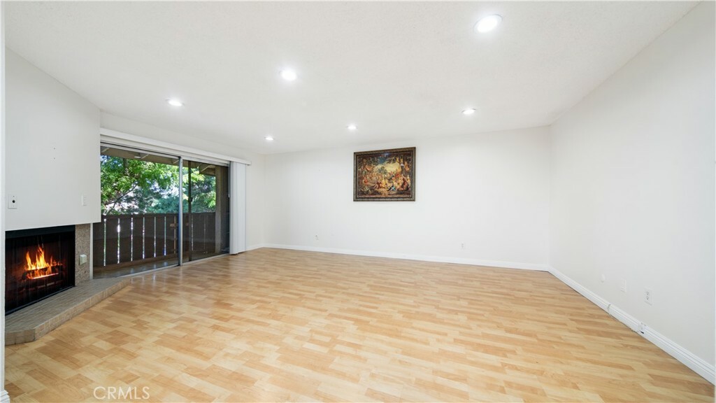 Property Photo:  14990 Victory Boulevard 202  CA 91411 