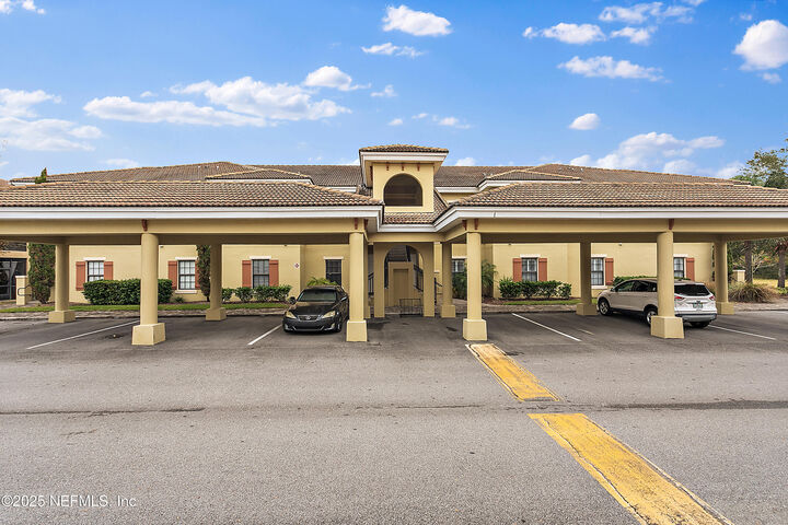 Property Photo: 400 La Travesia Flora 102 FL 32095