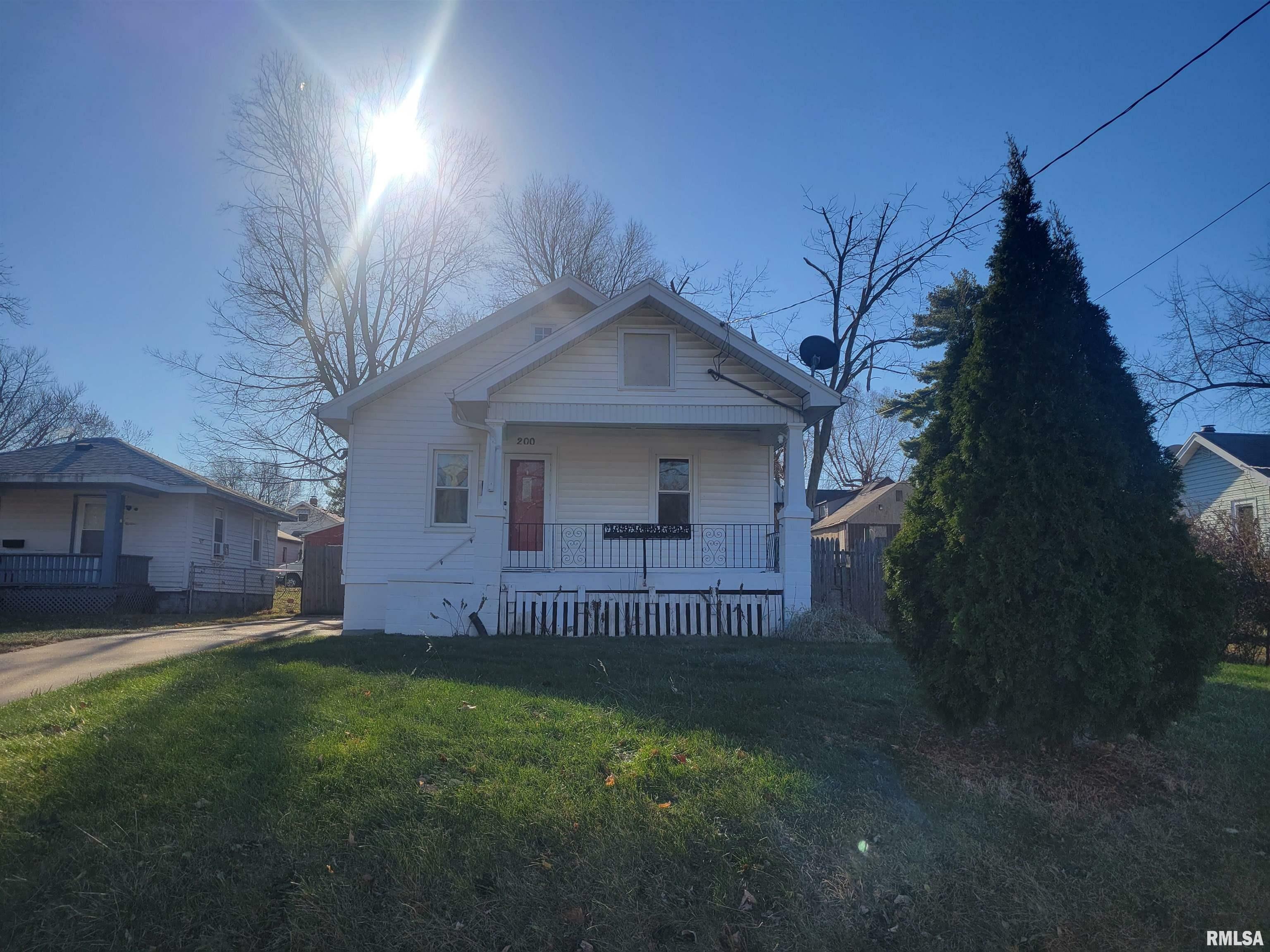 Property Photo:  200 E Forrest Hill Avenue  IL 61603 