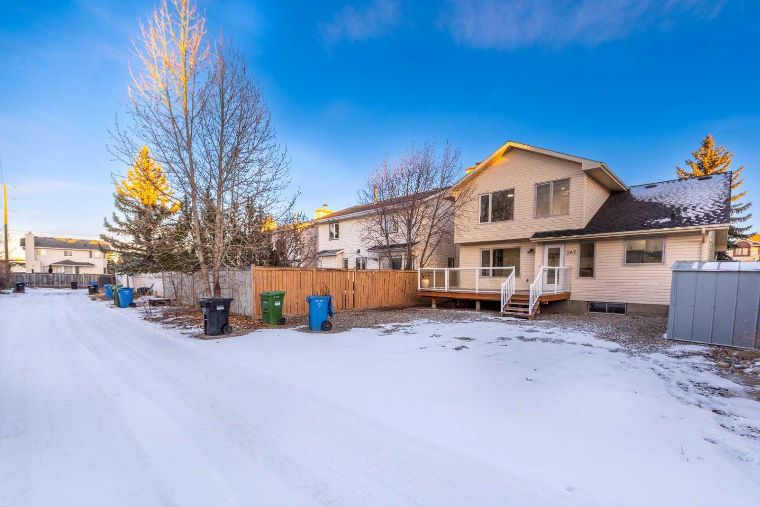 Property Photo:  287 Hawkwood Drive NW  AB T3G 3N1 