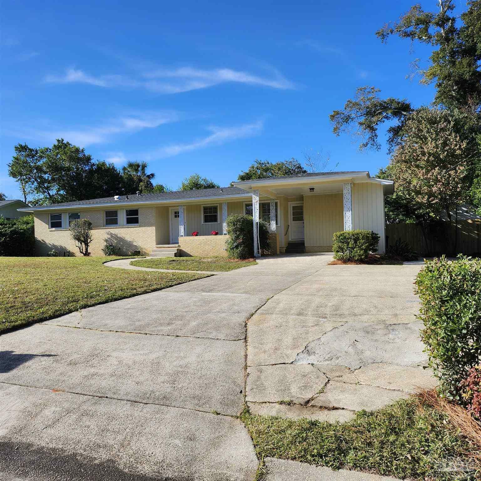 Property Photo:  371 Silver Rd  FL 32503 