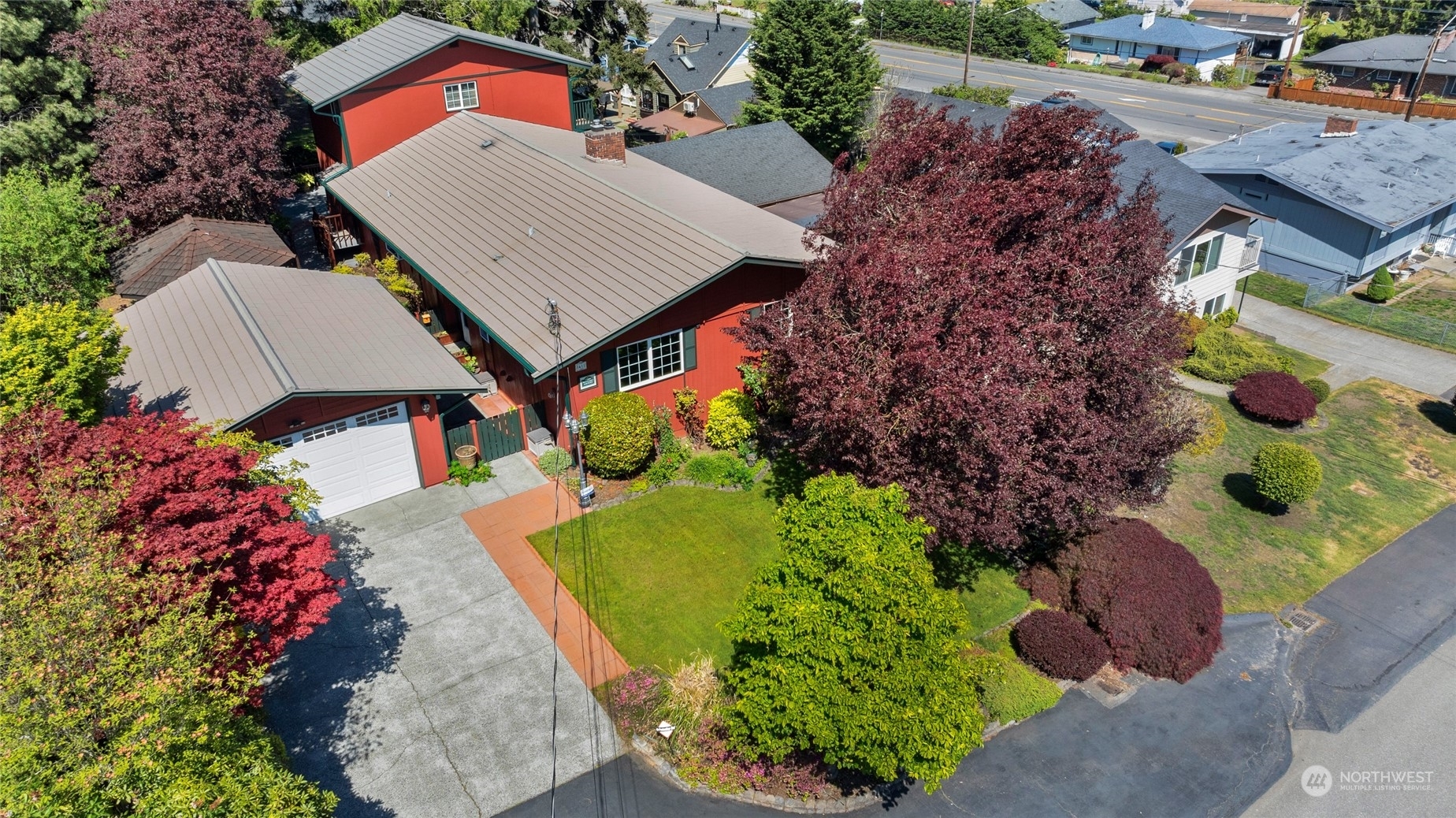 Property Photo:  1411  73 Street SE  WA 98203 