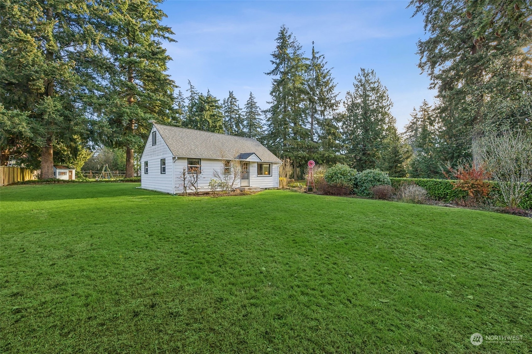 Property Photo:  10113  Woodland Avenue E  WA 98373 