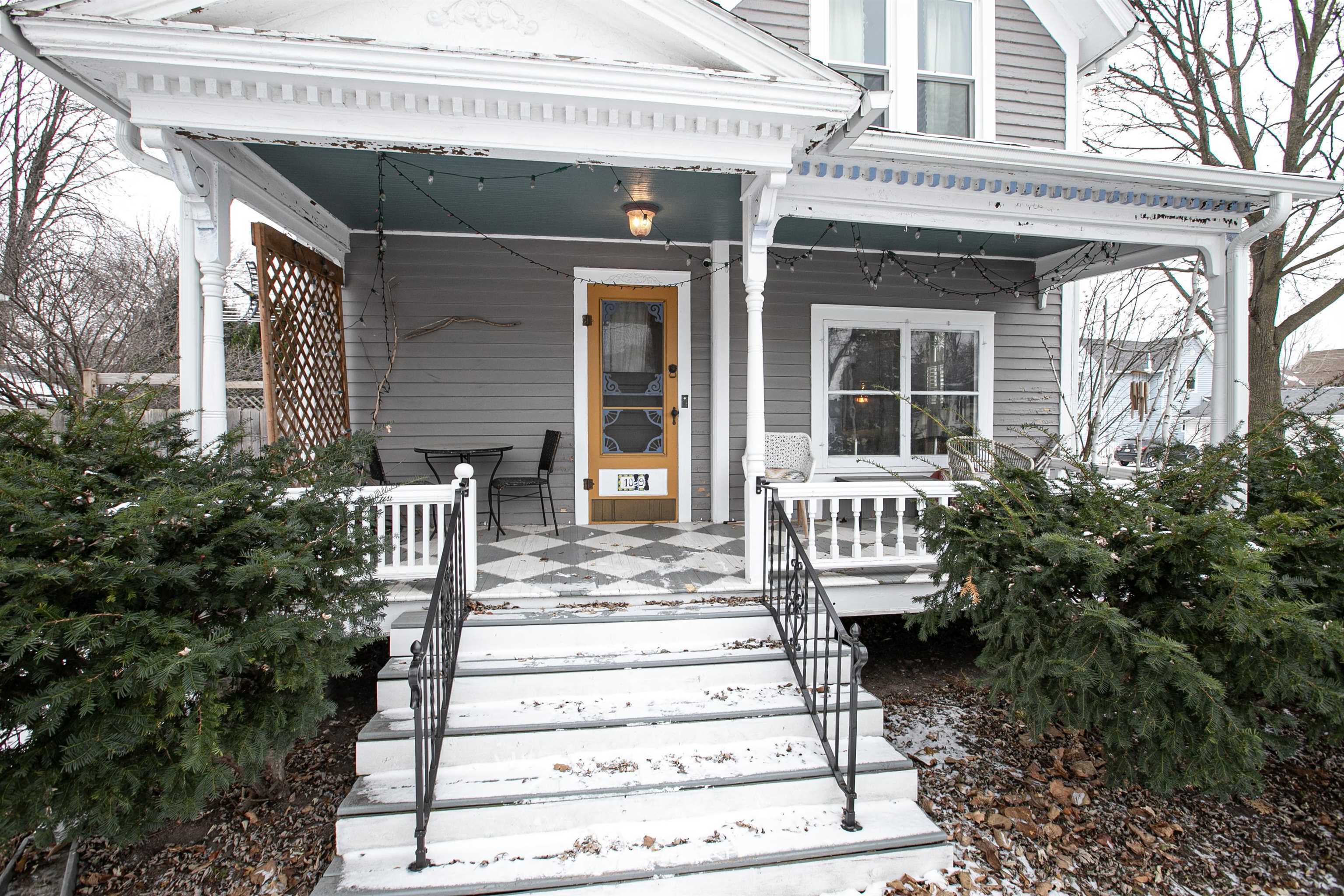 Property Photo:  1019 N Durkee Street  WI 54911 