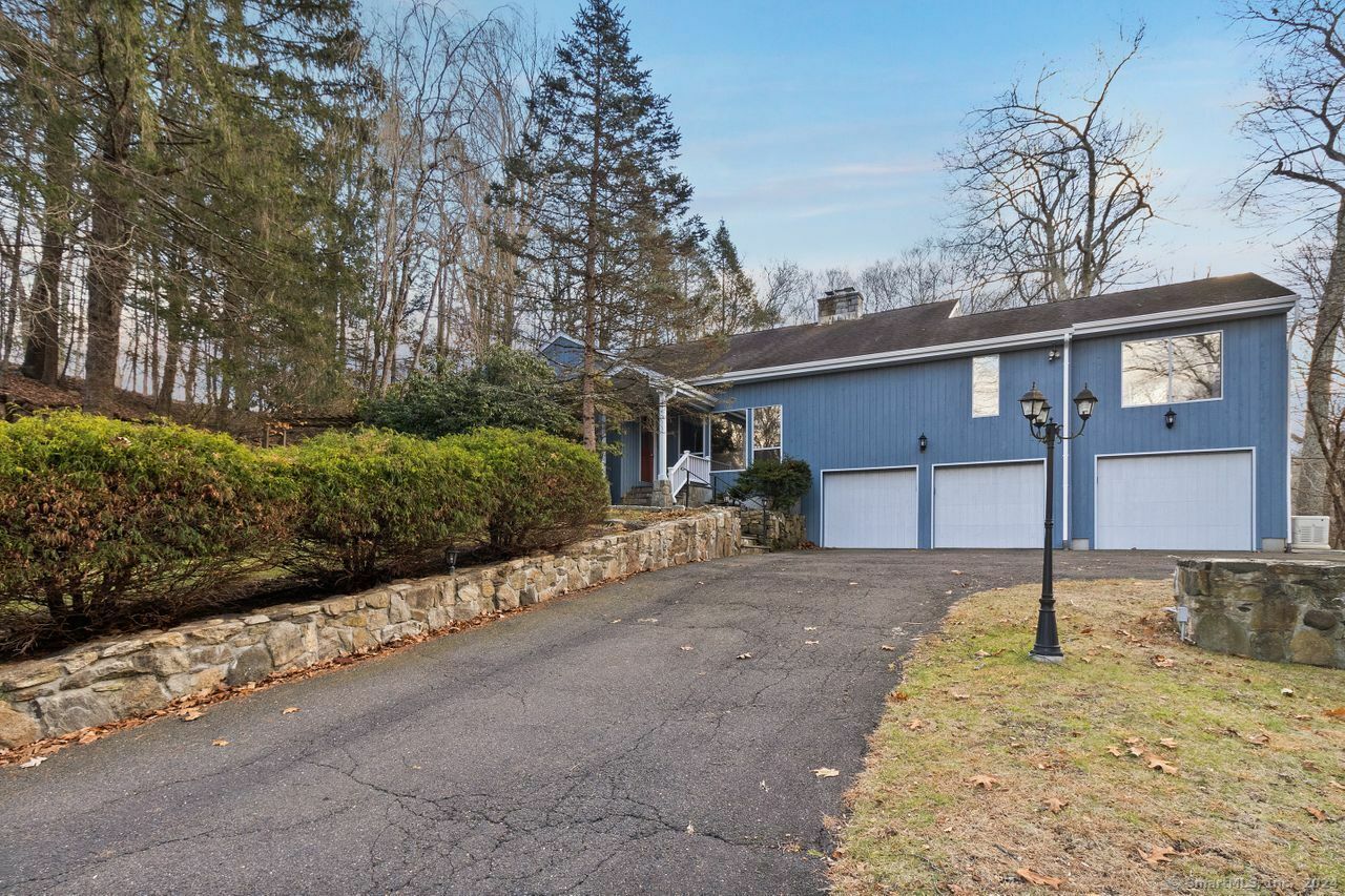 Property Photo:  68 Saddle Hill Road  CT 06903 