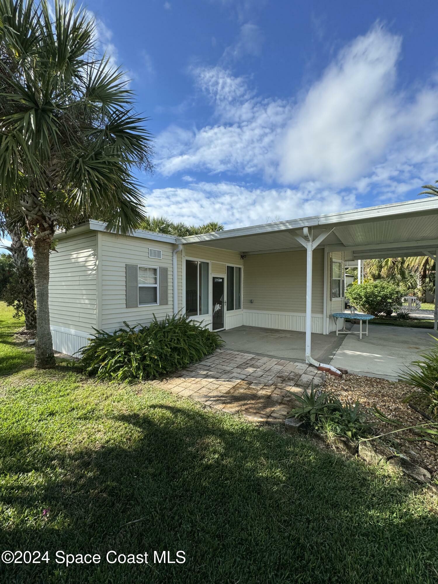 Property Photo: 113 Sunset Drive FL 32780