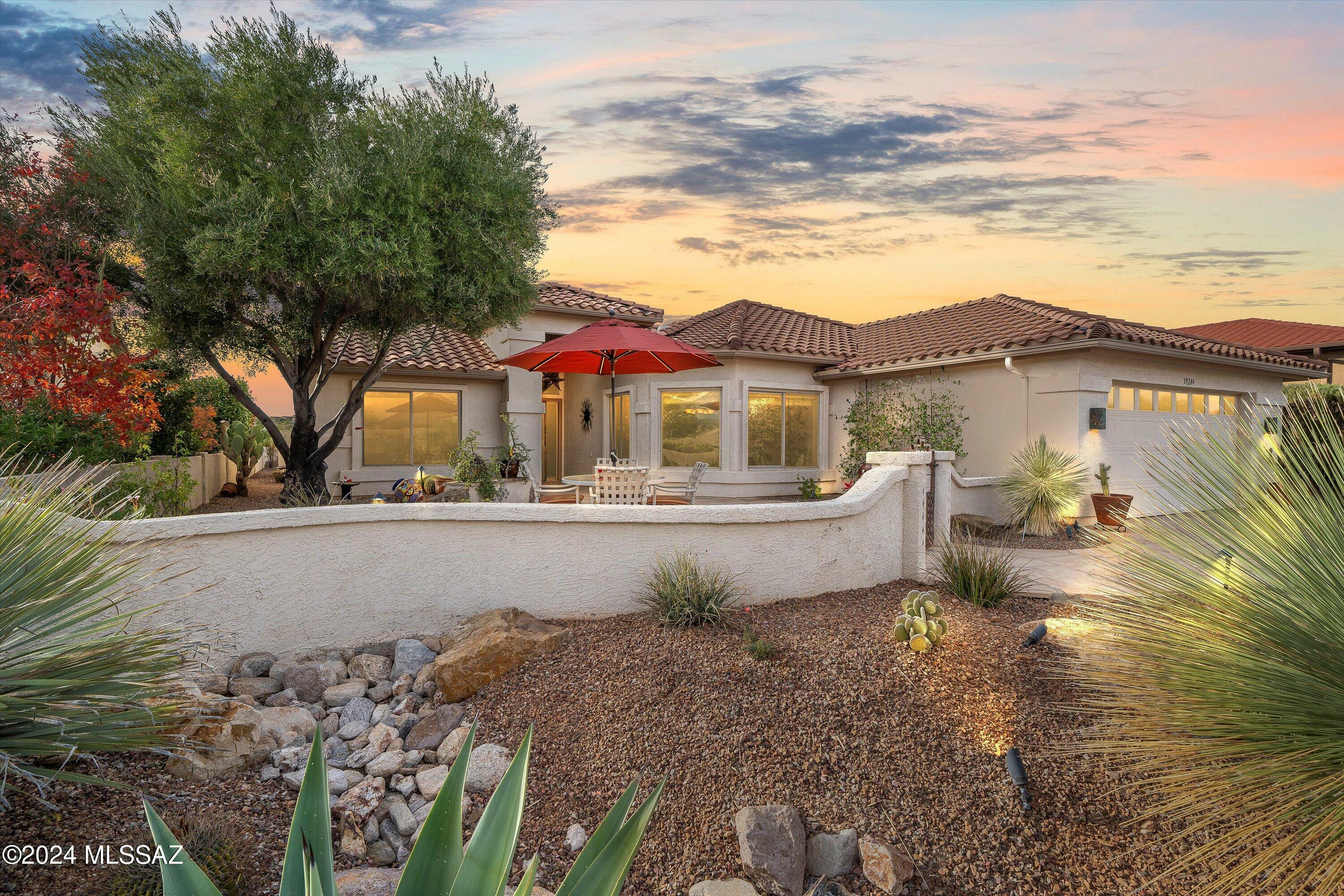 Property Photo:  39244 S Sand Crest Drive  AZ 85739 