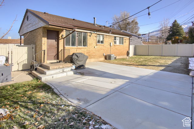 Property Photo:  265 W 4625 S  UT 84405 