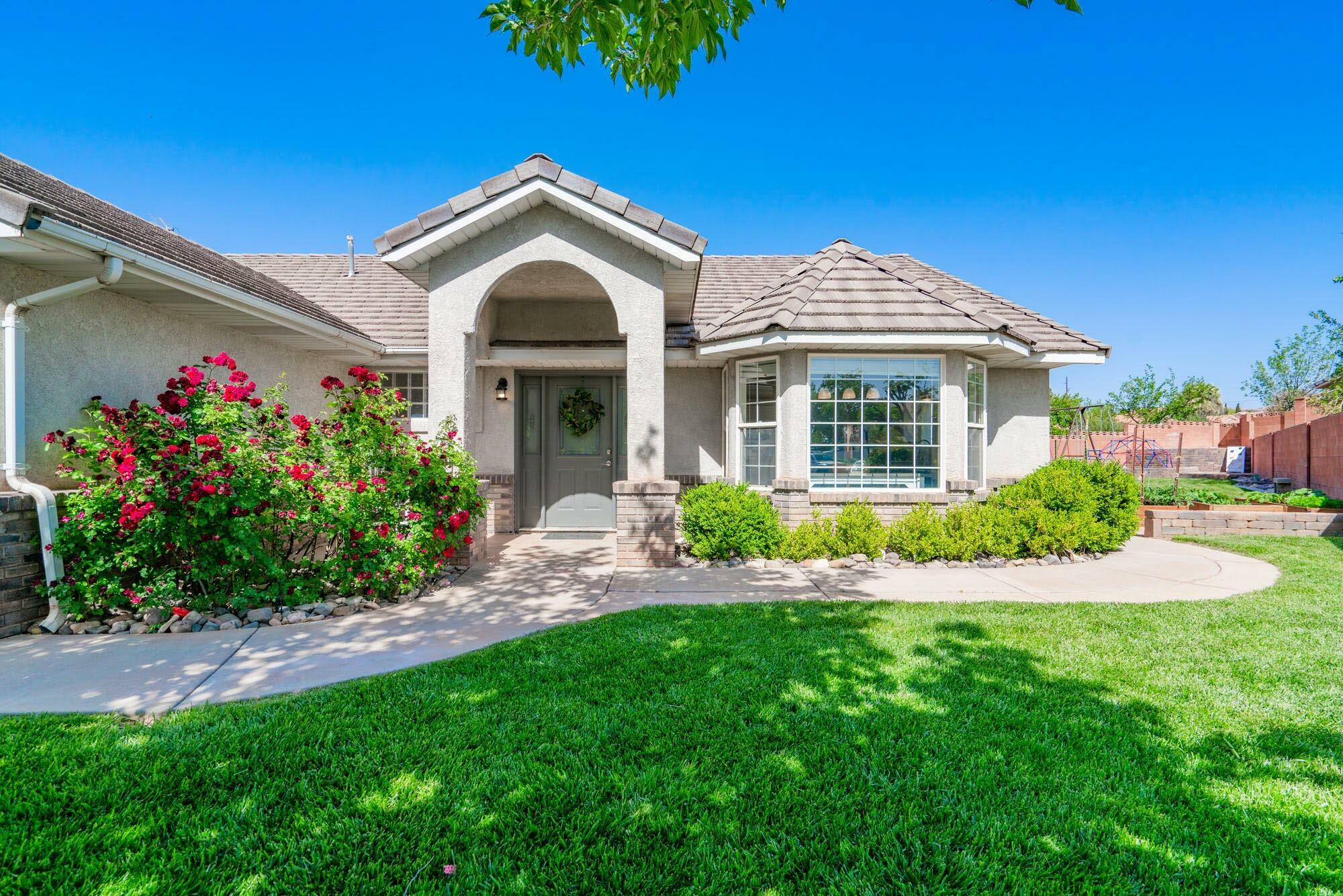 Property Photo:  2087 E 10 N Cir  UT 84790 