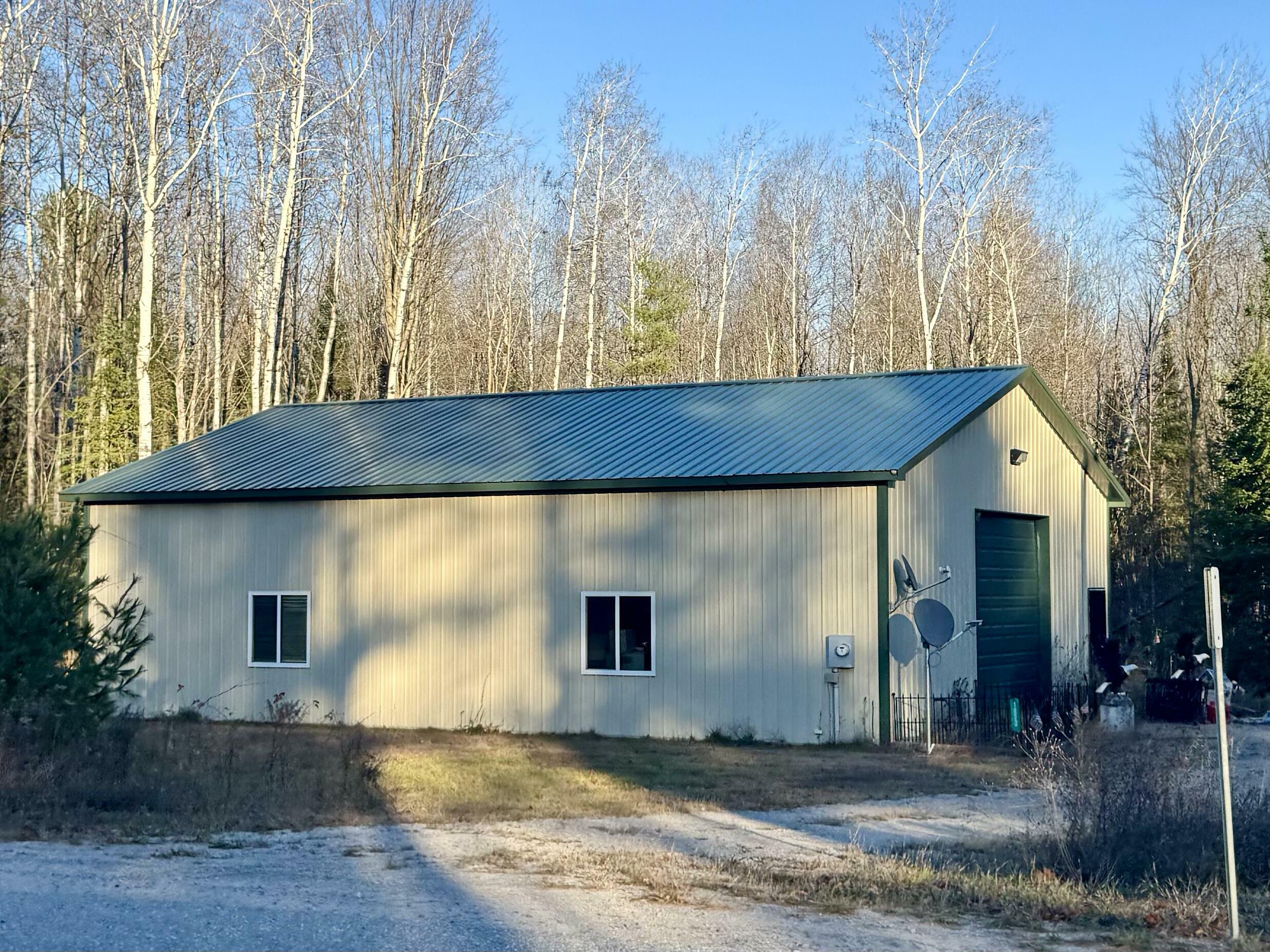 Property Photo: 1883 E Mullett Lake Road MI 49749