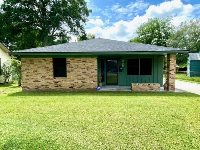 Property Photo:  5220 Fairview Ave.  TX 77705 