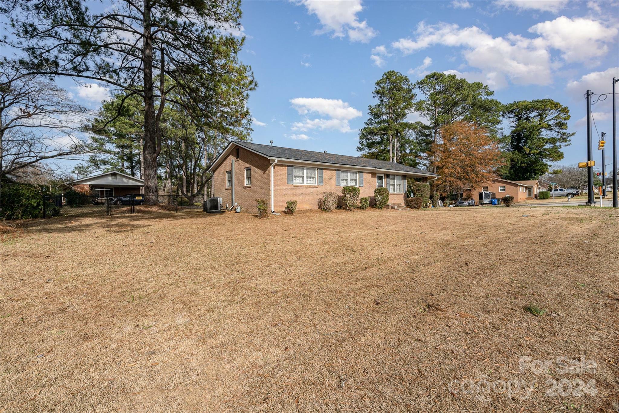 Property Photo:  906 S Cherry Road  SC 29732 