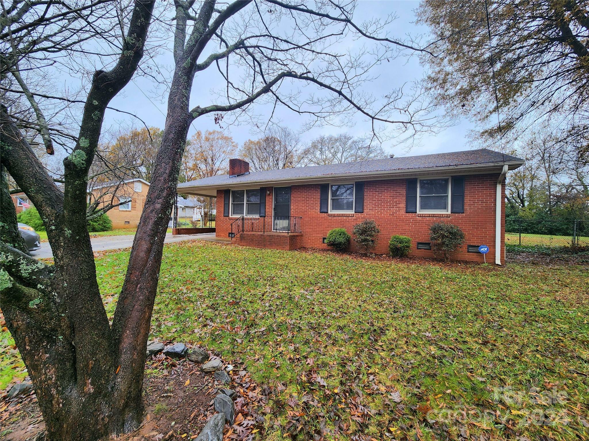 Property Photo:  812 Gold Street W  NC 28086 