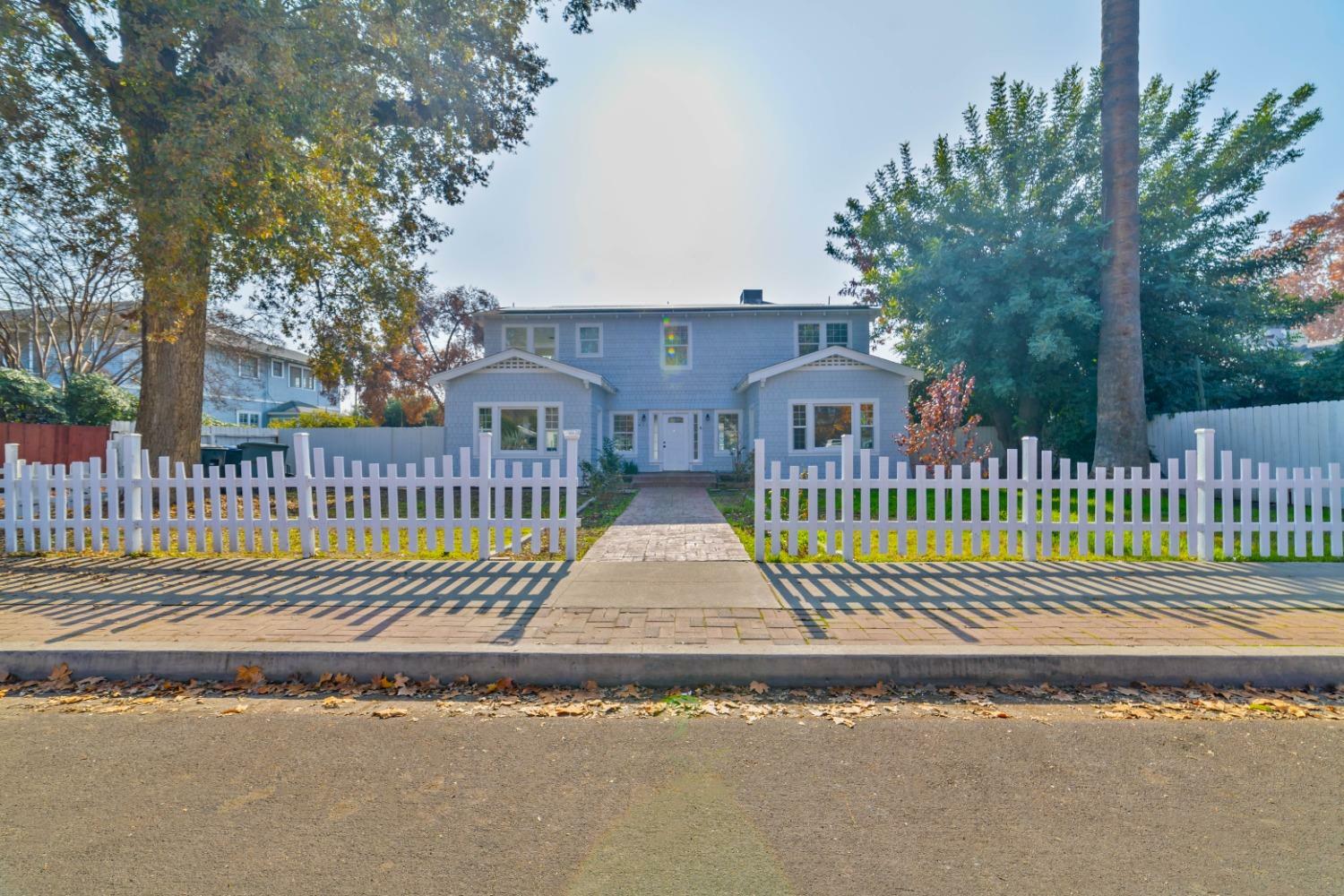 Property Photo:  411 W Grove  CA 93291 