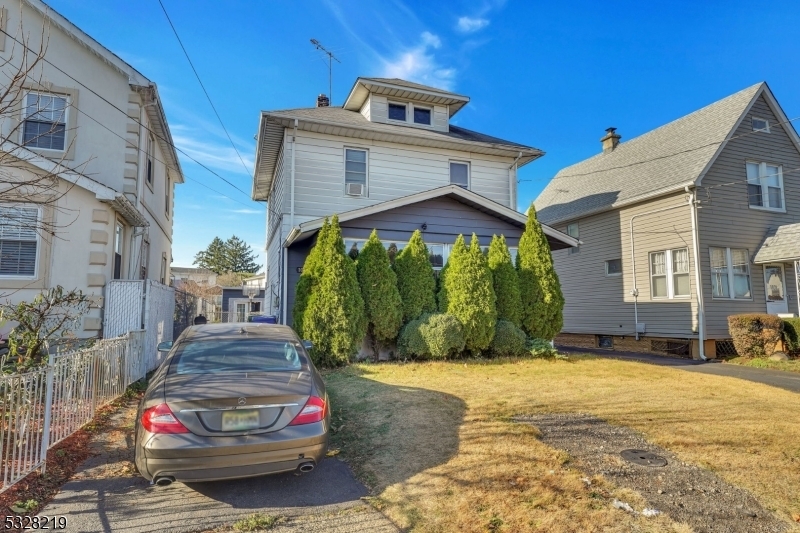 Property Photo:  1027 Wheatsheaf Rd  NJ 07036 