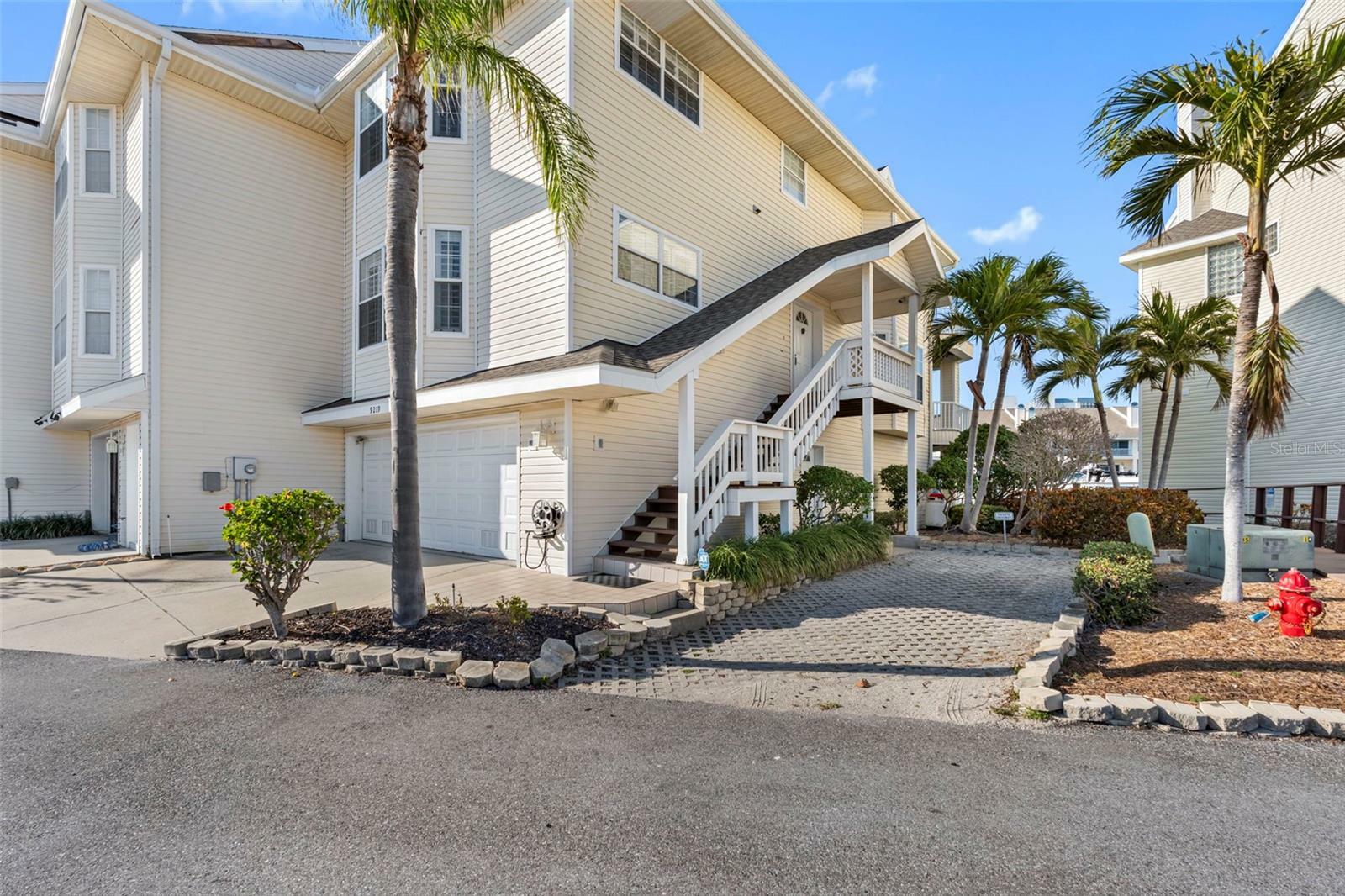 Property Photo:  9219 Captiva Circle  FL 33706 