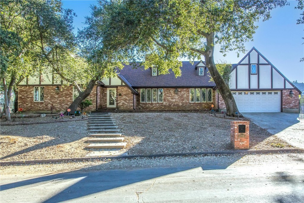 Property Photo:  37095 Oak View Road  CA 92399 