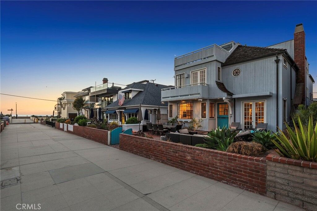 Property Photo: 41 19th Street CA 90254
