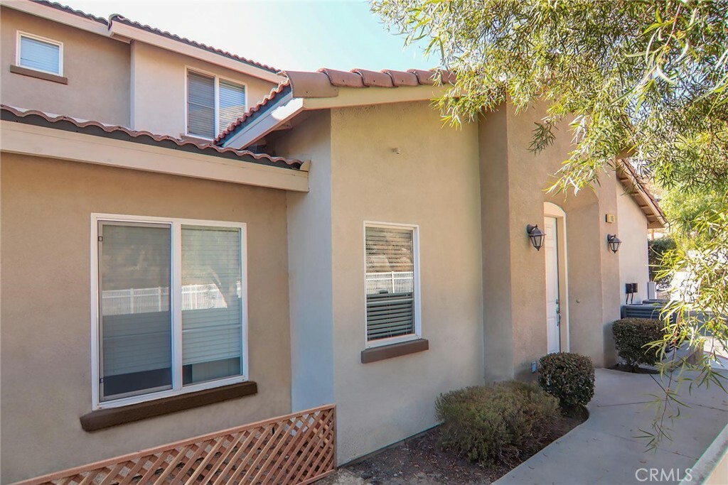 Property Photo:  896 Poppyseed Way 105  CA 92545 